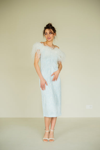 Midi-Etuikleid  mit Straußenfedern