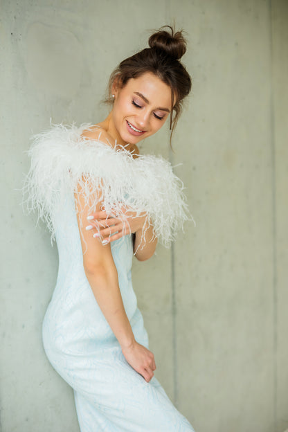 Midi-Etuikleid  mit Straußenfedern