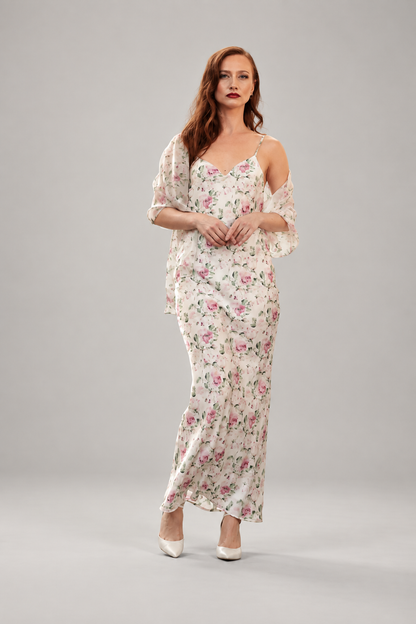 Elegantes Seidenkleid mit passendem Chiffonschal